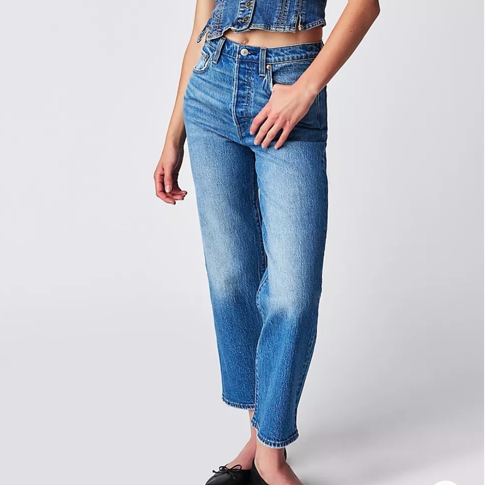 Women’s Levi's Ribcage Straight Ankle Jeans 26